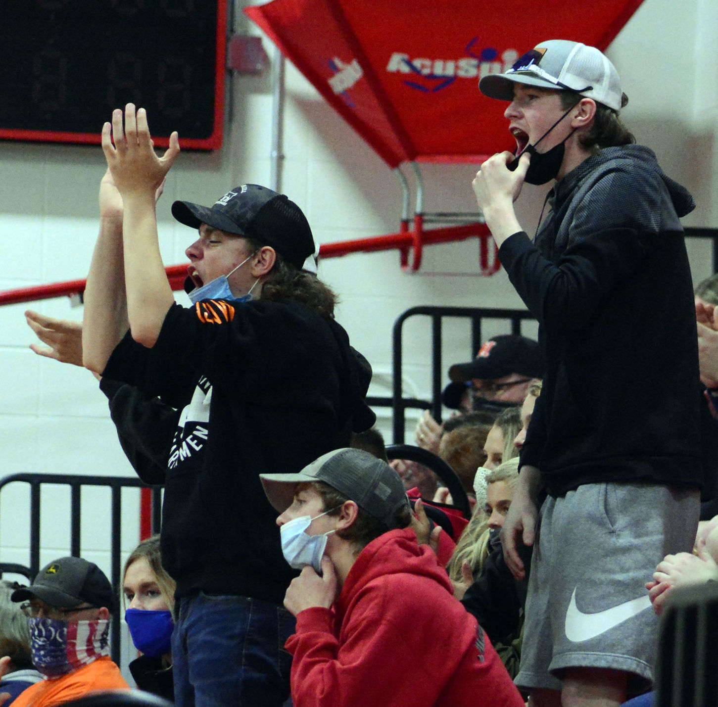 Horicon crowd.jpg